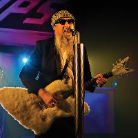 Zun Zun Egul at Stereo